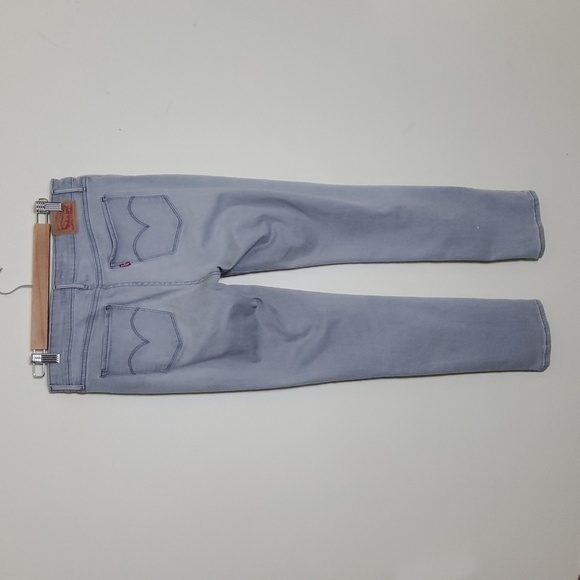 Levi Strauss & Co 712 Slim Light Wash Women's Jeans Size 31 - Picture 2 of 8